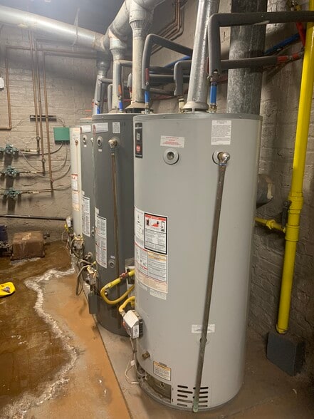 More Photos Of 641 Lincoln Ave, Orange Apartments For Sale