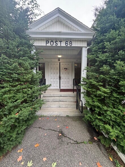 More Photos Of 41 Wendell Ave, Pittsfield Specialty For Sale