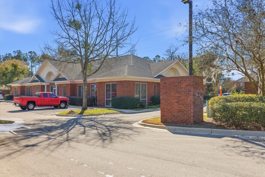 More Photos Of 1574 Village Square Blvd, Tallahassee Office For Lease