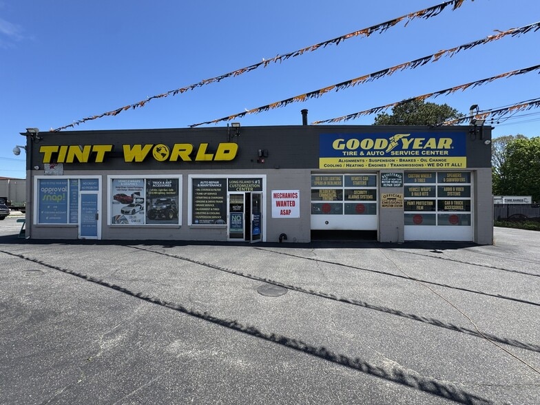 Primary Photo Of 3165 Route 112, Medford Auto Repair For Sale