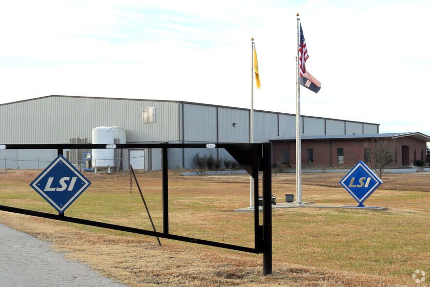 More Photos Of 6400 New Sapulpa Rd, Tulsa Warehouse For Lease