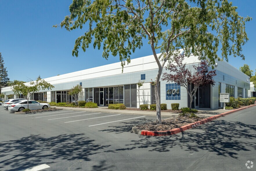 More Photos Of 4704 Roseville Rd, North Highlands Flex For Lease