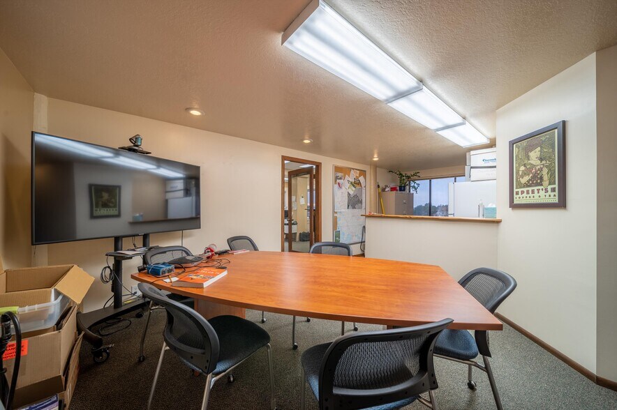 More Photos Of 1111 W Holly St, Bellingham Office For Lease