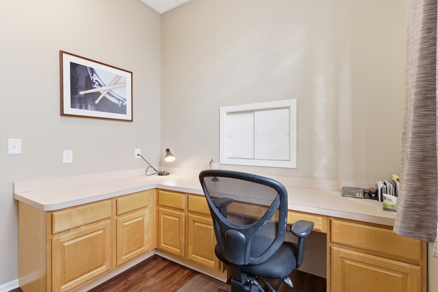 More Photos Of 2860 Noble Rd, Cleveland Office For Sale