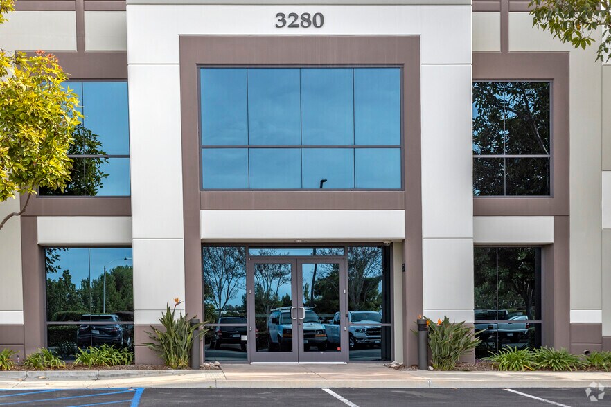 More Photos Of 3280 Grey Hawk Ct, Carlsbad Research And Development For Lease