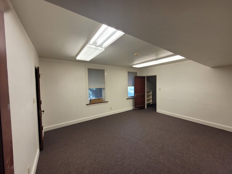 More Photos Of 3009 Gettysburg Rd, Camp Hill Office Residential For Lease