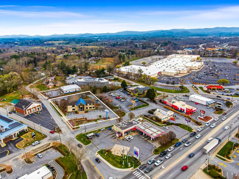 More Photos Of 101 Jack St, Hendersonville Bank For Sale