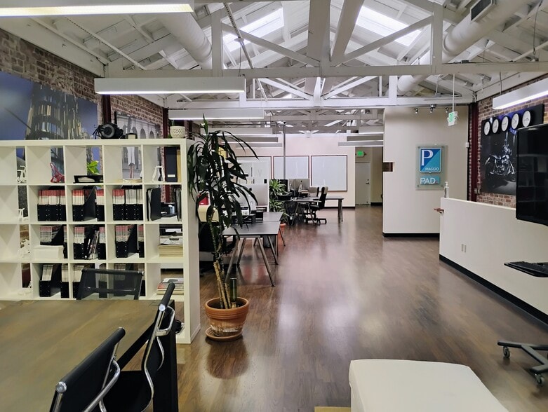 More Photos Of 33-35 E Colorado Blvd, Pasadena Storefront For Lease