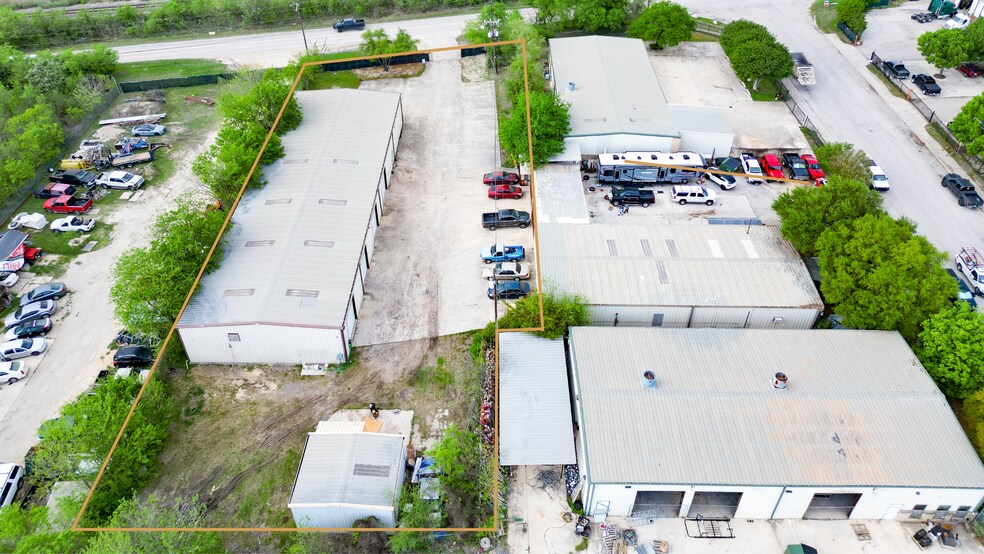 More Photos Of 13250 Lookout Rd, San Antonio Warehouse For Sale
