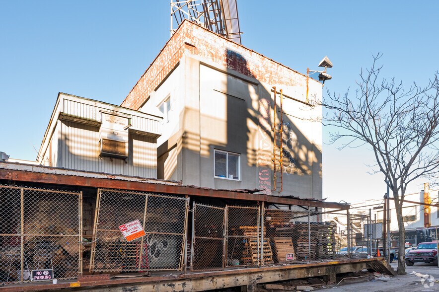 More Photos Of 53-02 11th St, Long Island City Warehouse For Lease