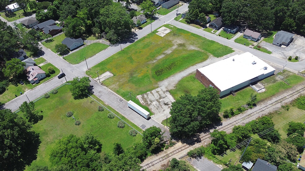 More Photos Of 501 S Pine St, Rocky Mount Distribution For Sale