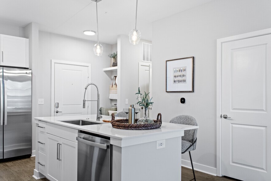 More Photos Of 12400 Dutton Rd, Midlothian Apartments For Sale