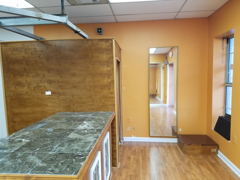 More Photos Of 13613-13637 Annapolis Rd, Bowie Storefront For Sale