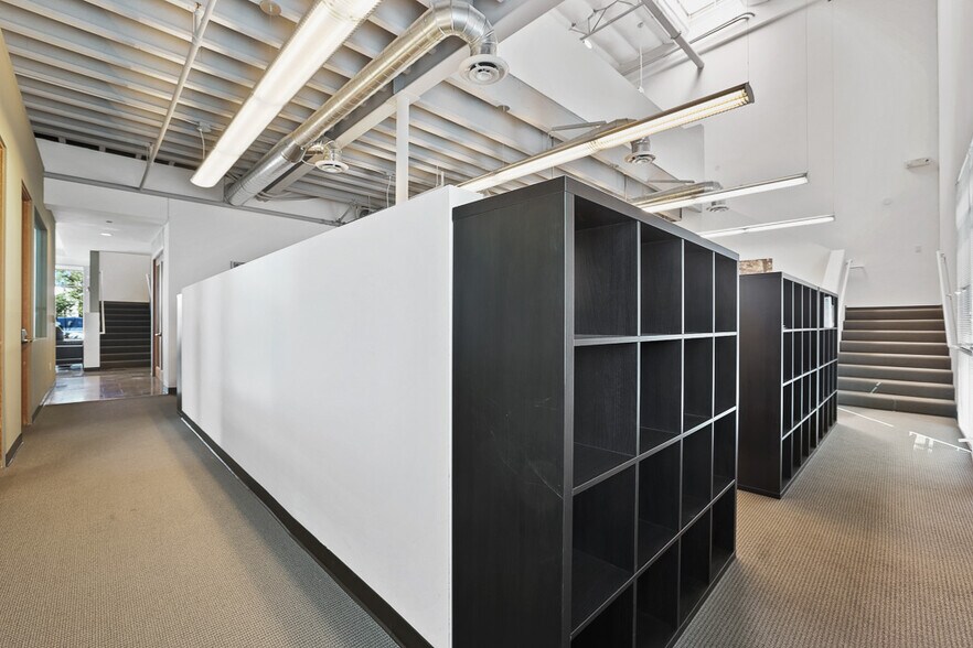 More Photos Of 470-500 Wald, Irvine Light Manufacturing For Sale