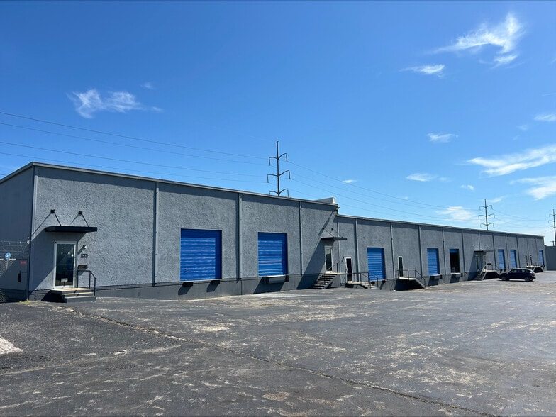 More Photos Of 5721 E Rosedale St, Fort Worth Unknown For Lease