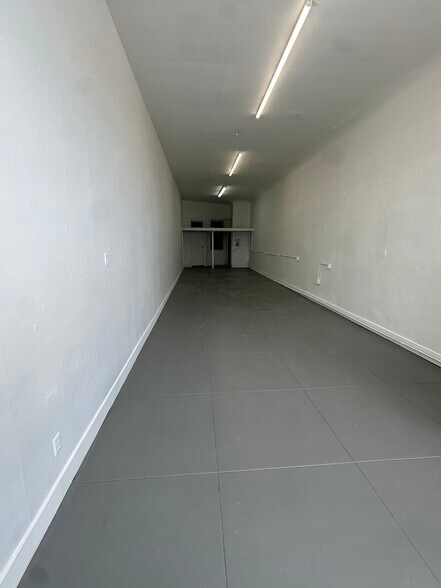 More Photos Of 8517-8519 Long Beach Blvd, Huntington Park Storefront For Lease