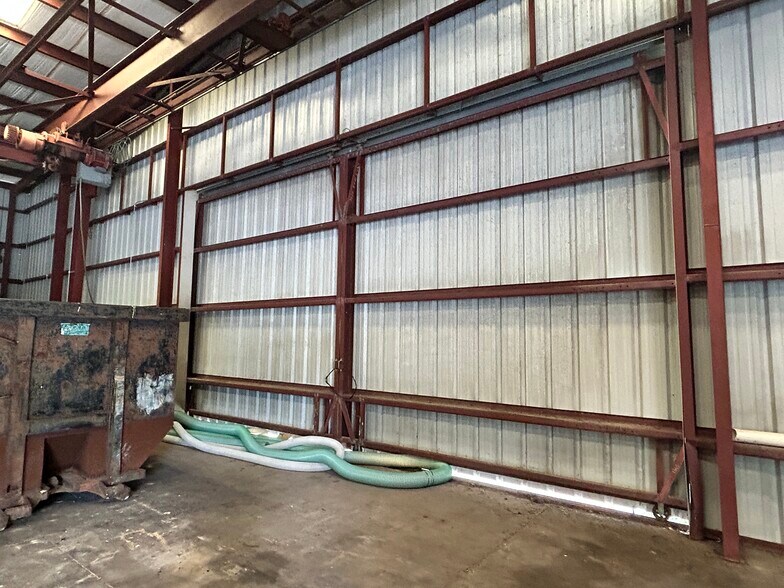 More Photos Of 14337 Annutalaga Ave, Brooksville Warehouse For Sale