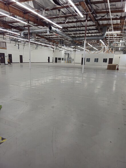 More Photos Of 20600 Plummer St, Chatsworth Manufacturing For Lease