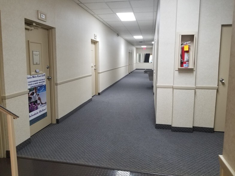 More Photos Of 9853 Johnnycake Ridge Rd, Mentor Unknown For Lease