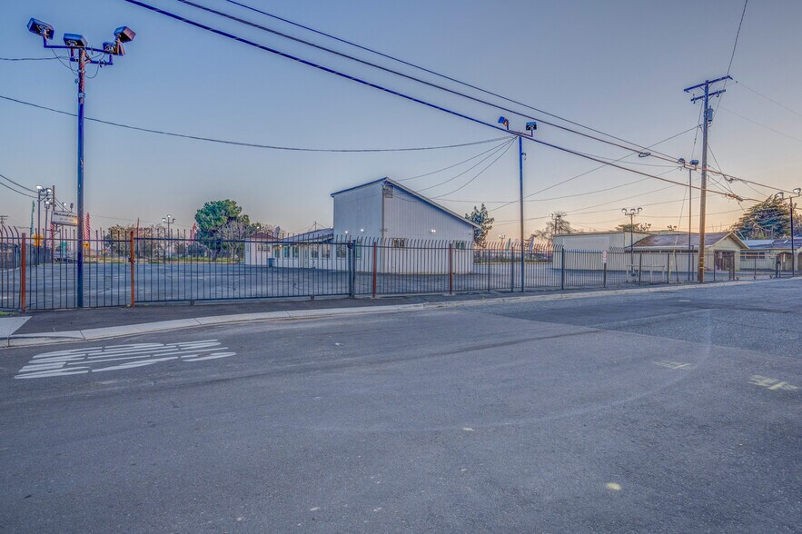 More Photos Of 854 Crows Landing Rd, Modesto Auto Dealership For Sale