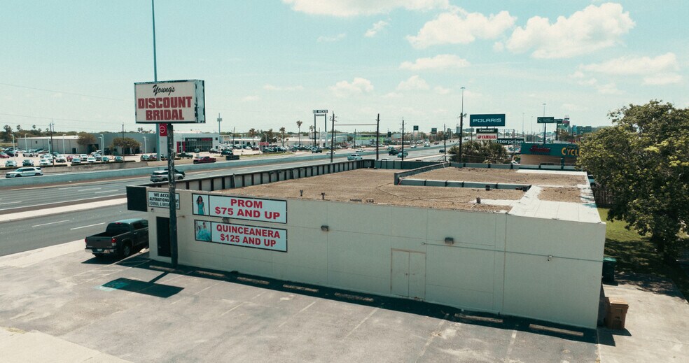 More Photos Of 2925 S Padre Island Dr, Corpus Christi Freestanding For Lease