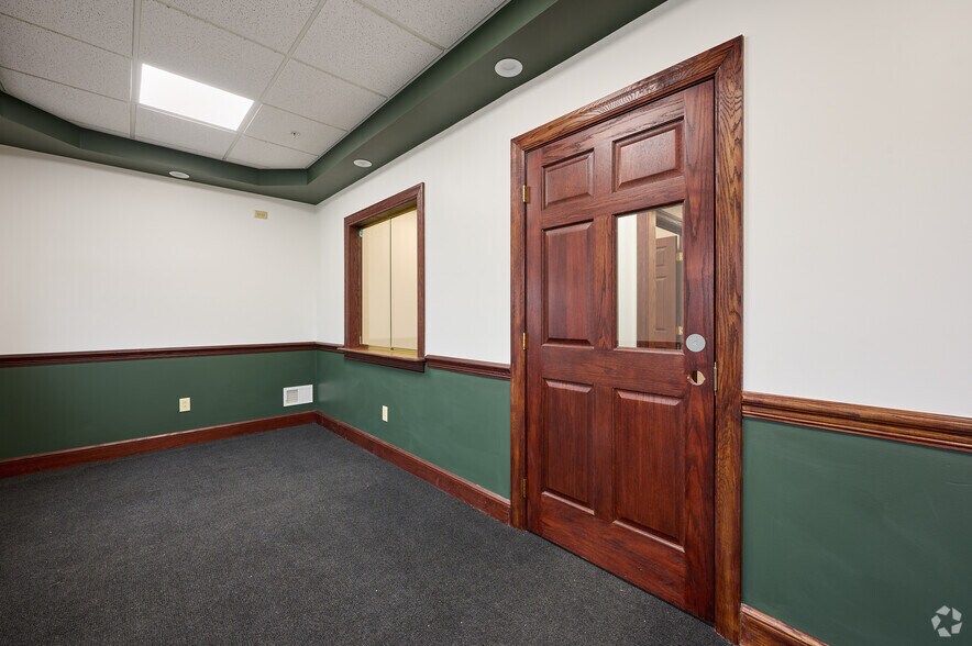 More Photos Of 95 Canal Landing Blvd, Rochester Medical For Lease
