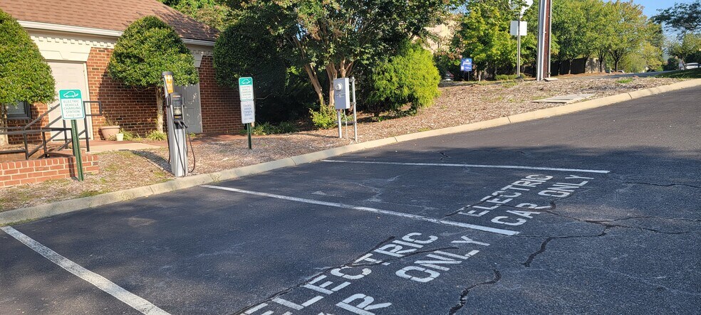 More Photos Of 104 S Estes Dr, Chapel Hill Medical For Lease