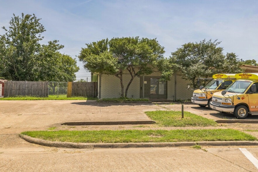 More Photos Of 2418 College Ave, Garland Daycare Center For Lease