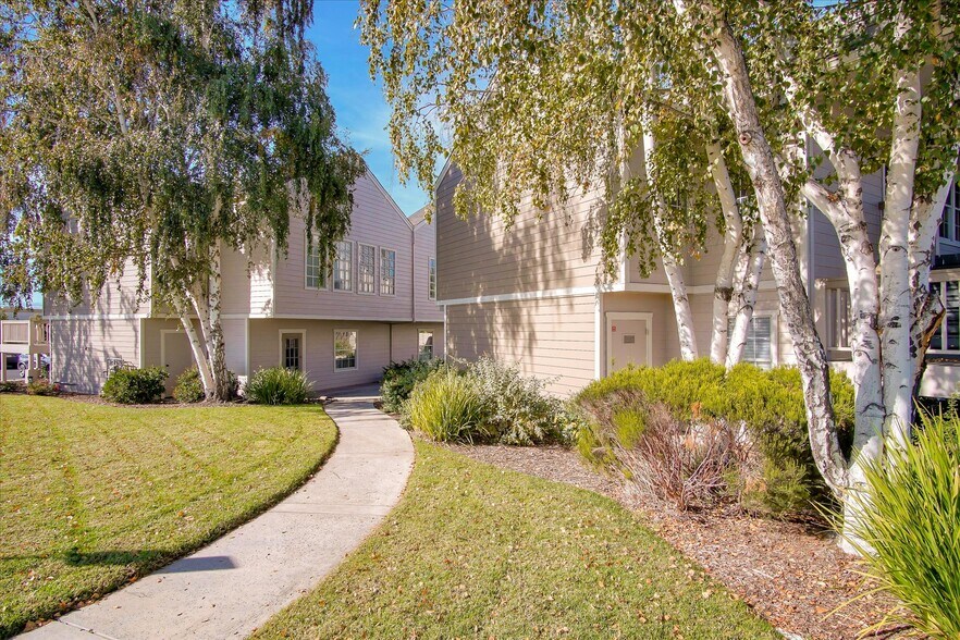 More Photos Of 890 Sunset Dr, Hollister Medical For Lease