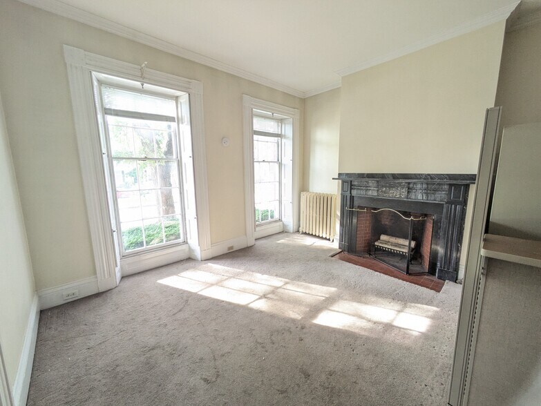 More Photos Of 44 Penobscot St, Bangor Apartments For Lease