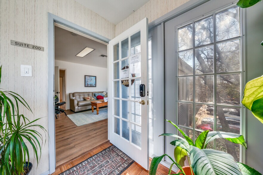 More Photos Of 7870 Broadway, San Antonio Medical For Sale