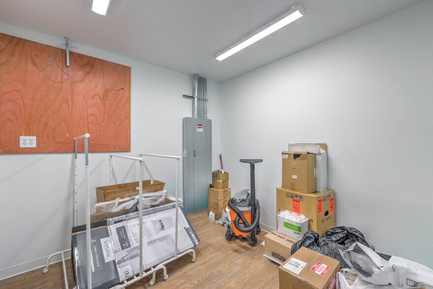 More Photos Of 730 Las Vegas Blvd S, Las Vegas General Retail For Lease