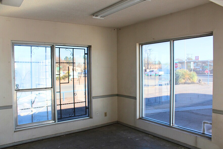 More Photos Of 700 W Picacho Ave, Las Cruces Auto Repair For Sale