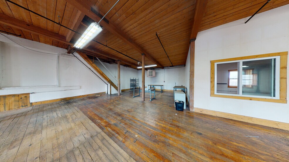 More Photos Of 119 R Foster St, Peabody Warehouse For Lease