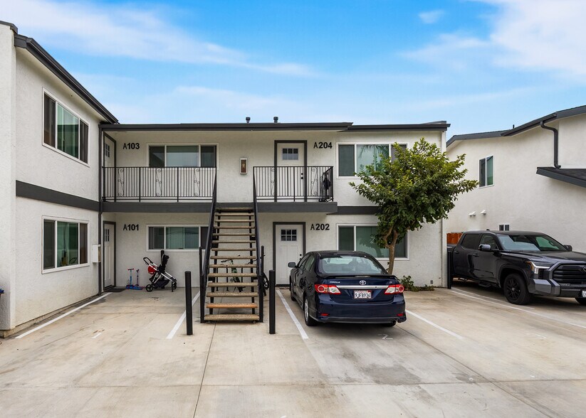 More Photos Of 758 W 20th St, Costa Mesa Apartments For Sale