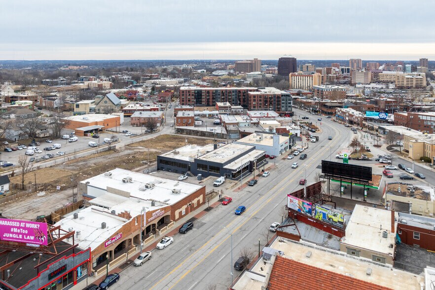 More Photos Of 3951 Broadway St, Kansas City Bar For Sale