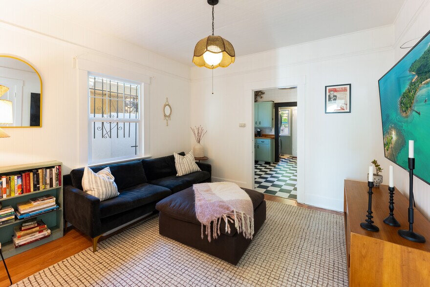 More Photos Of 534 Casanova St, Los Angeles Apartments For Sale