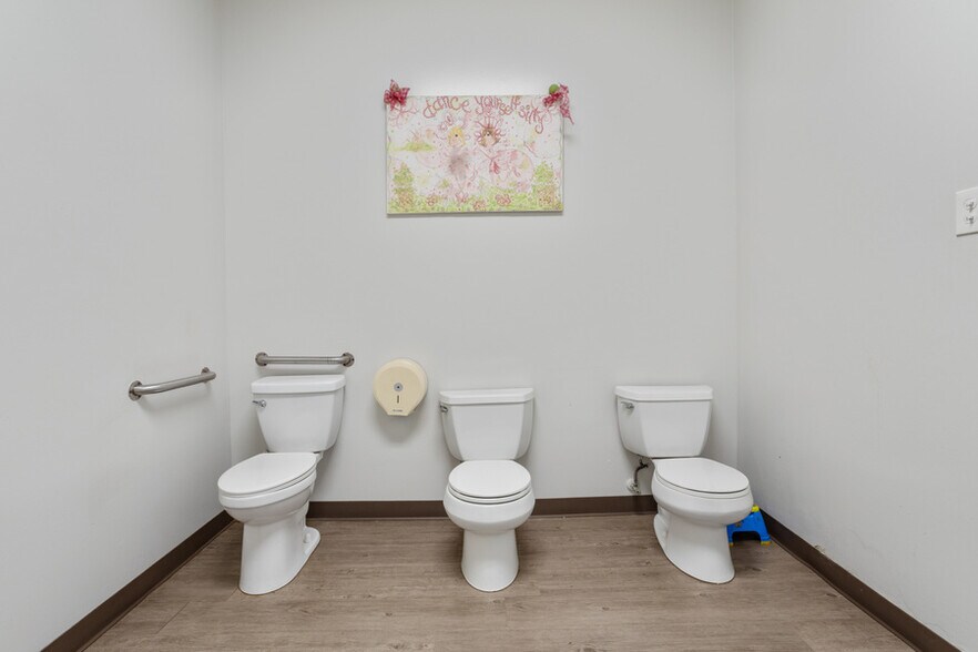 More Photos Of 11376 Three Rivers Rd, Gulfport Daycare Center For Sale