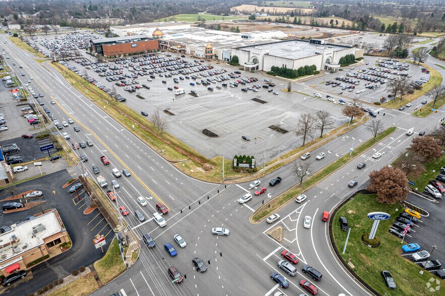 More Photos Of 7900 Shelbyville Rd, Louisville Unknown For Lease