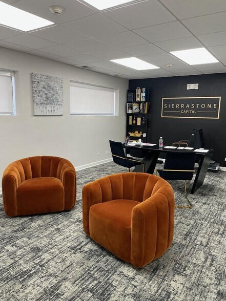 More Photos Of 3700 Oakton St, Skokie Flex For Sale
