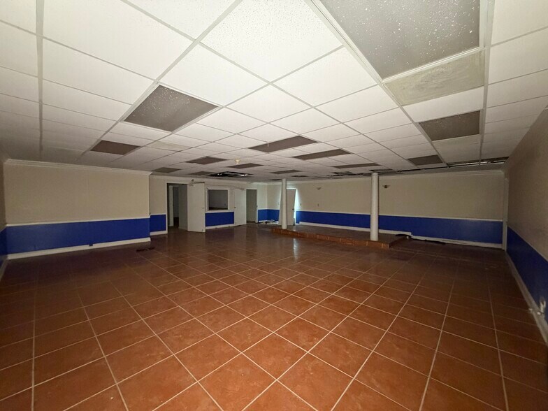More Photos Of 2335 N Davis St, Jacksonville Religious Facility For Sale