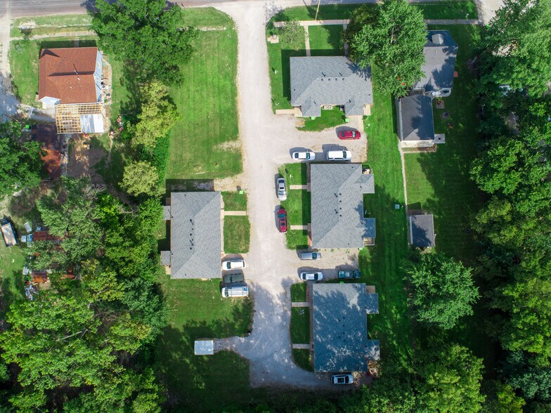 More Photos Of 204 N Walnut St, La Monte Multifamily For Sale