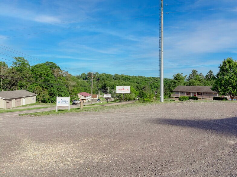 More Photos Of 419 Morgantown St, Kingwood Office For Sale