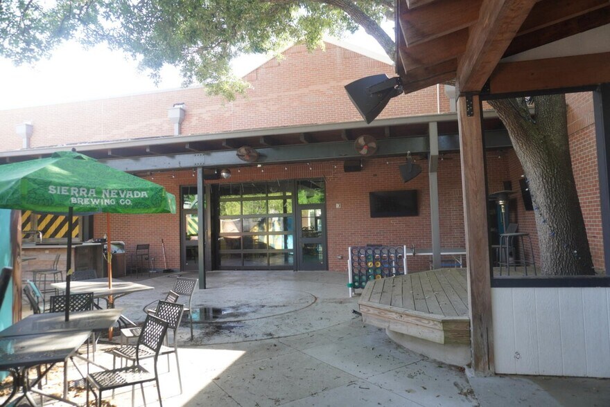 More Photos Of 730-760 Coleman Blvd, Mount Pleasant General Retail For Lease
