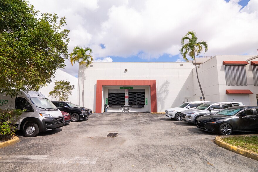 More Photos Of 3051-3053 NW 107th Ave, Miami Warehouse For Lease