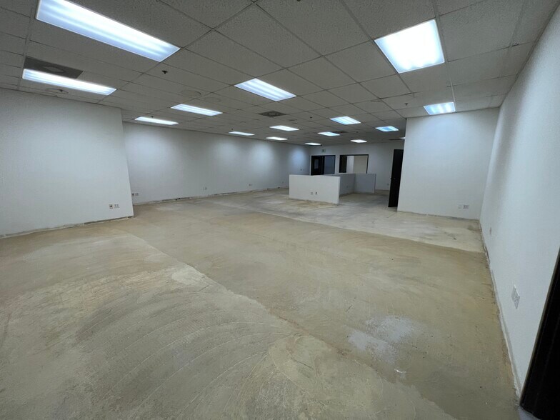 More Photos Of 15650 El Prado Rd, Chino Warehouse For Lease