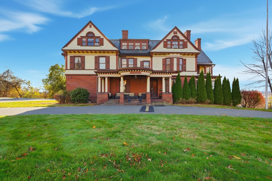 More Photos Of 270 Maple St, Springfield Hospitality For Sale