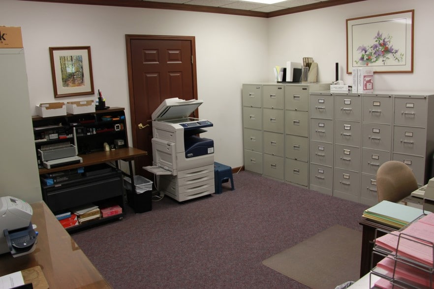 More Photos Of 10321 N Pennsylvania St, Indianapolis Office For Lease