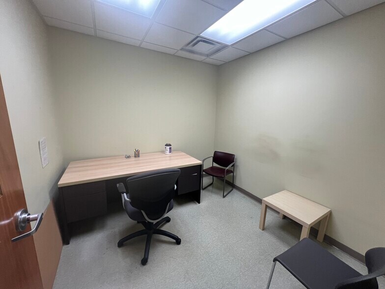 More Photos Of 60 E Warren Ave, Detroit Medical For Lease