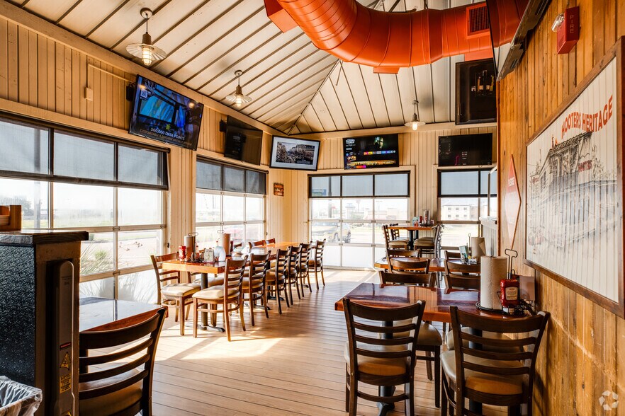 More Photos Of 3921 Jack Kultgen Fwy, Waco Restaurant For Sale